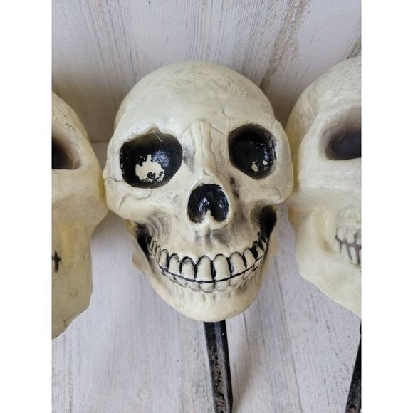 Skeleton head set AS IS lawn Decor stake Halloween prop - Picture 4 of 16